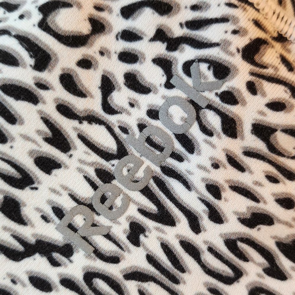 Reebok High-Waist White & Black Leopard Print Capris | Women | Large - Picture 5 of 11